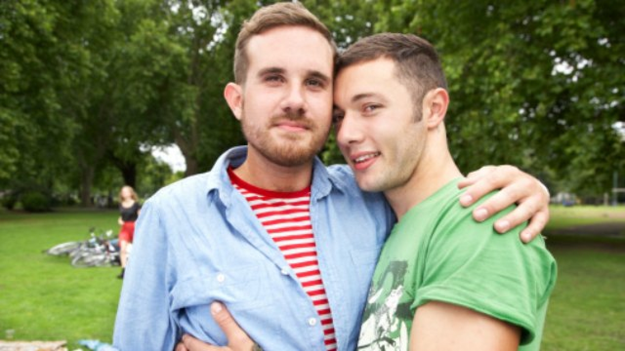 gay phone dating- chatlines hub