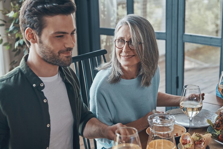 Older Woman Dating Younger Man on Chatlines
